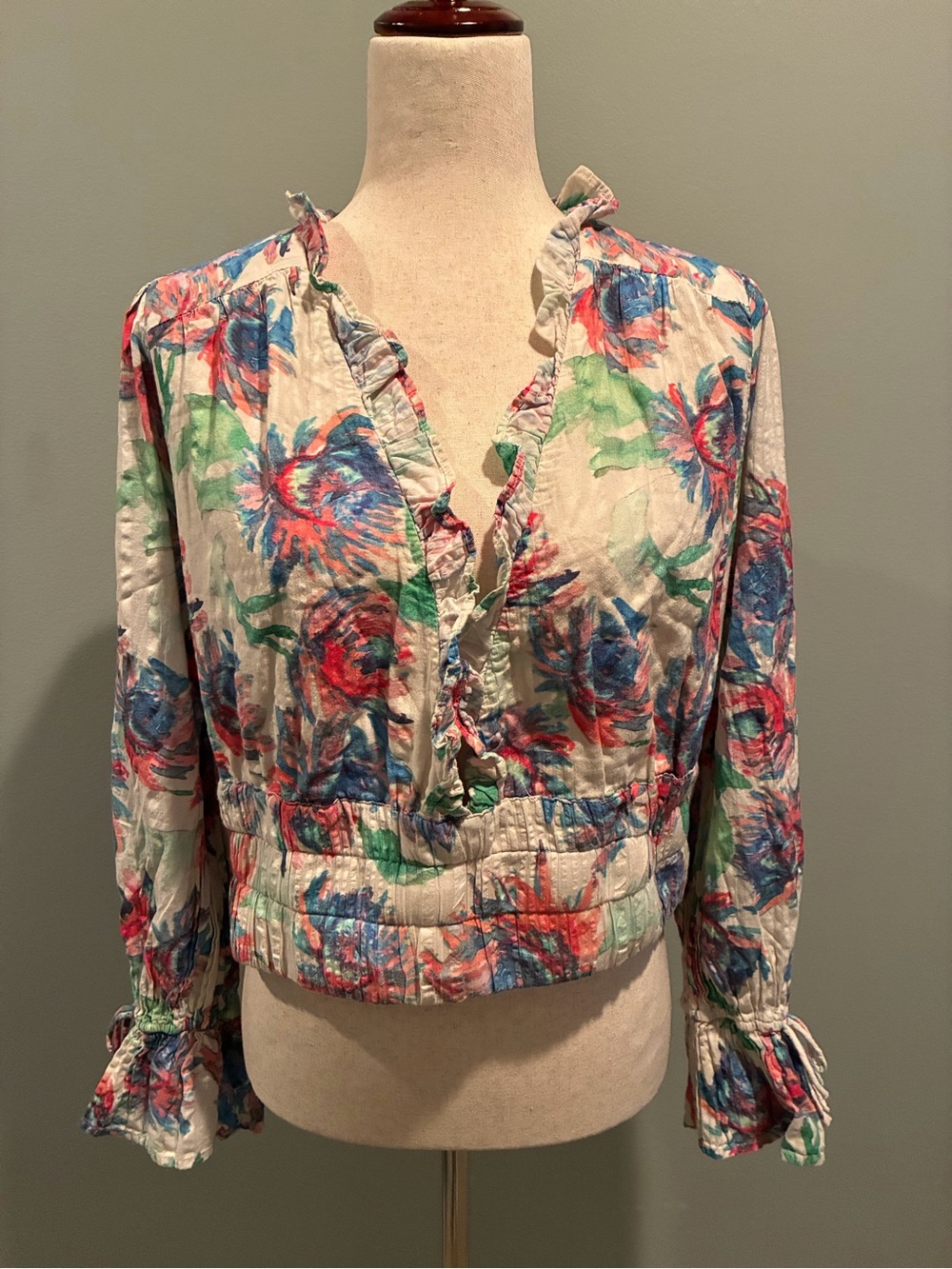 Anthropologie FARM RIO Ruffled V-Neck Floral Cropped Blouse - Multi Color, XL